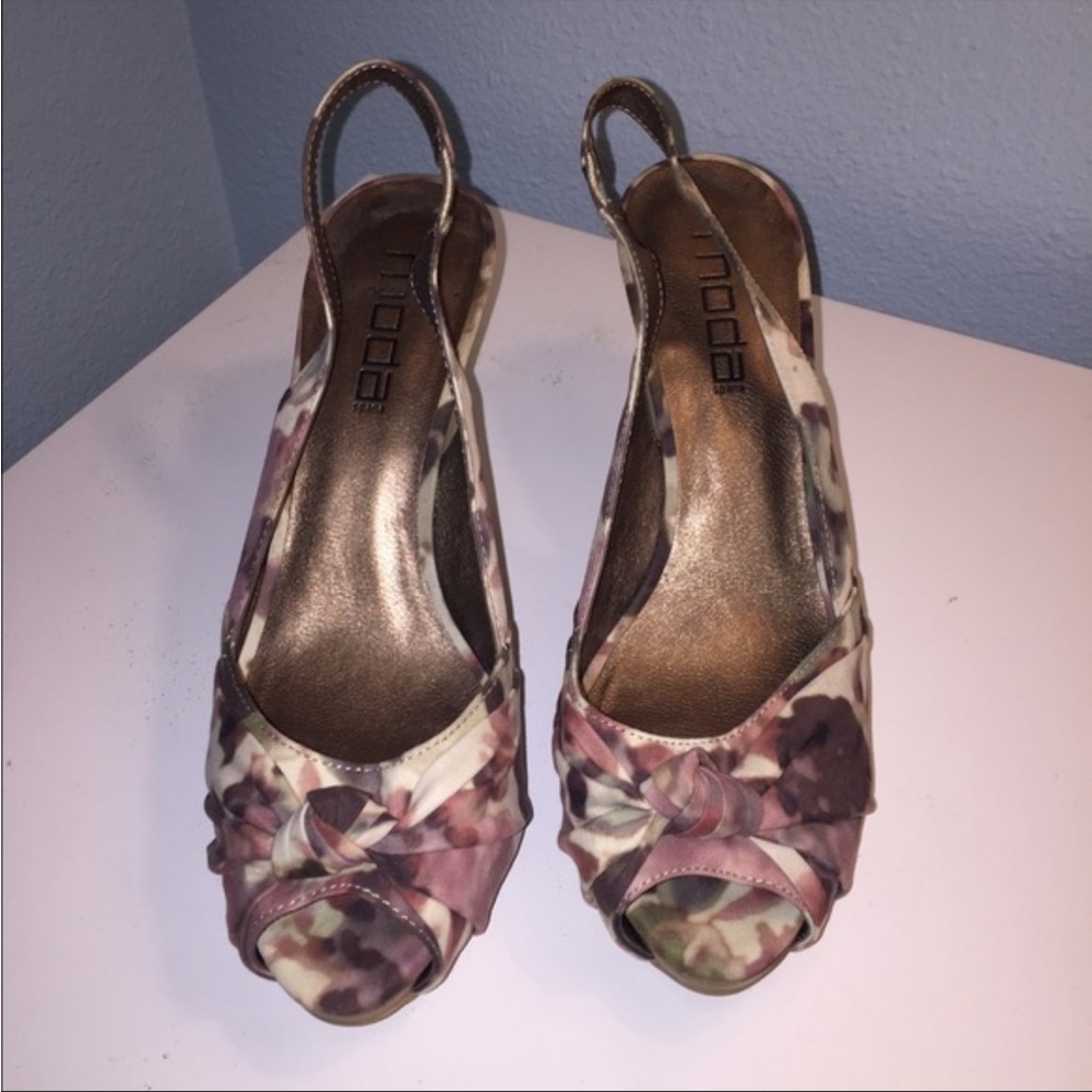 Sling Back Water Color Design - Picture 2 of 4